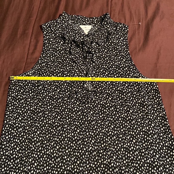 Sleeveless Blouse by Betsy’s Boutique Shop. EUC! - Picture 8 of 16